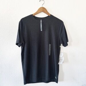 Vuori Charcoal Gray Performance T-Shirt size Small NWT